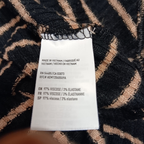 AMERICAN EAGLE OUTFITTERS WOMEN'S SIZE MEDIUM BLACK AND BEIGE SOFT KNIT DRESS. - Picture 3 of 7